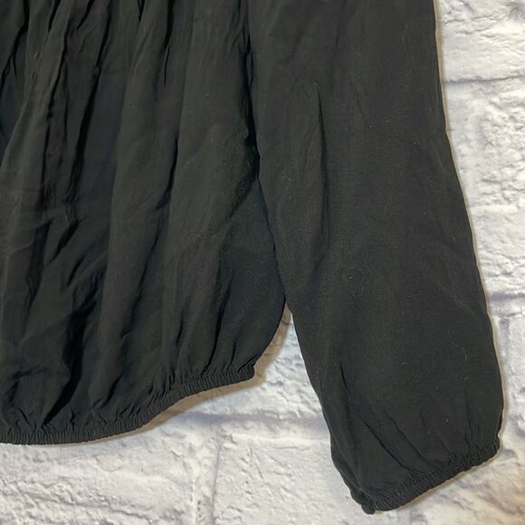 Brandy Melville Peasant Style Crop Top Made in Italy Size Unknown. - Picture 7 of 9